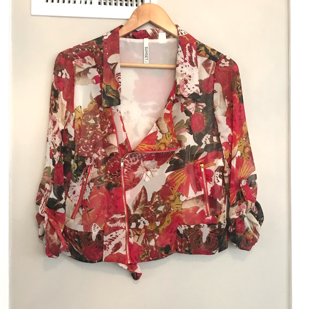 RED FLORAL BOHO MOTO TOP SIZE M